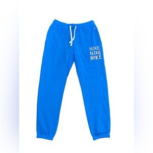 Nike Men’s Size Medium Standard Fit Taper Leg Blue Sweatpants NWT